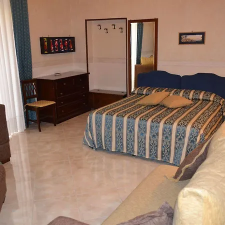 Toledo 3* Naples