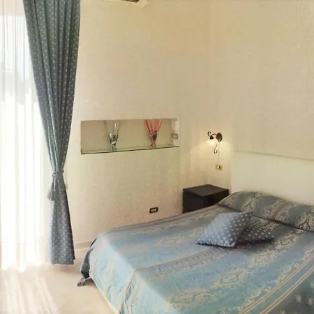 לינה וארוחת בוקר Toledo 3*