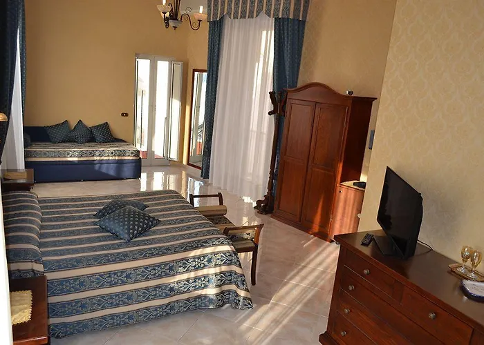 Toledo Couette-café Naples